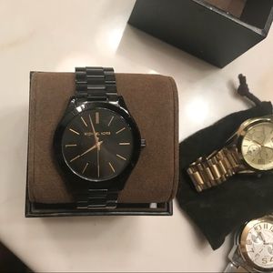 Black Michael Kors watch🌸